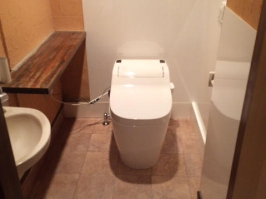 トイレ交換　トイレ工事　店舗トイレ　お店トイレ工事　テナントトイレ　水回り　新宿区リフォーム　リリーフプラス