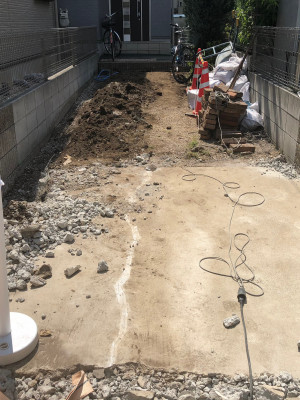 駐車場工事　エクステリア　駐車場リフォーム　土間工事　門扉　リリーフプラス　リリーフ住宅　リフォーム杉並区　リフォーム練馬　リフォーム西東京
