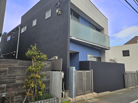 目黒区外壁塗装　目黒区塗装工事　リリーフ住宅　外壁塗装