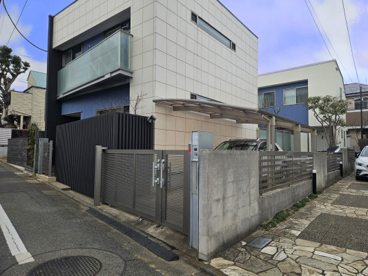 目黒区外壁塗装　目黒区塗装工事　リリーフ住宅　外壁塗装